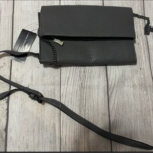 I.N.C. INTERNATIONAL CONCEPTS
Averry Tunnel Convertible Clutch Crossbody